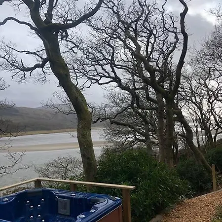 Waterside Cader Cabin With Hot Tub Barmouth Exterior photo