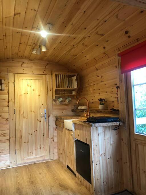 Waterside Cader With Hot Tub * Barmouth